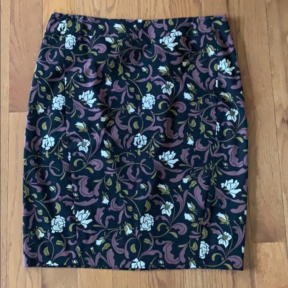 Loft size 14 floral skirt black blush
